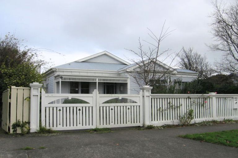 Photo of property in 140 Russell Street, Palmerston North, 4414