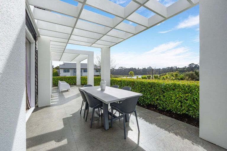 Photo of property in 10 Tauwaka Crescent, Riverhead, 0820