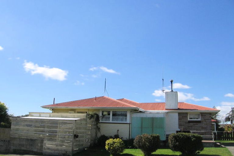 Photo of property in 2 Henderson Crescent, Parkvale, Tauranga, 3112