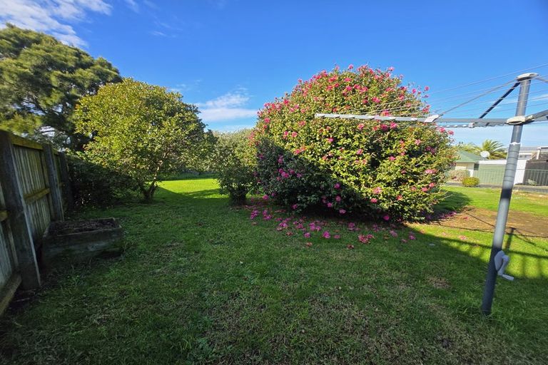 Photo of property in 40 Evans Road, Weymouth, Auckland, 2103