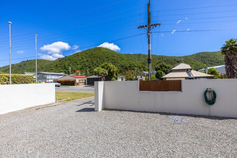 Photo of property in 29 Beach Road, Waikawa, Picton, 7220