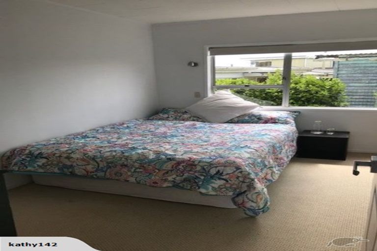 Photo of property in 69 Kiwi Esplanade, Mangere Bridge, Auckland, 2022