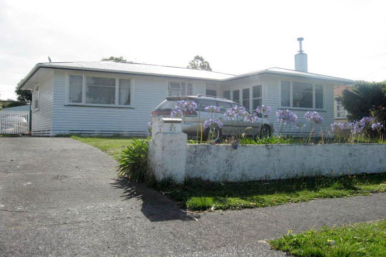 Photo of property in 21 Camellia Avenue, Aramoho, Whanganui, 4500