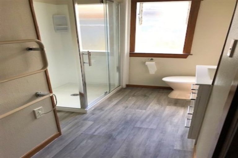 Photo of property in 49 Tawa Road, One Tree Hill, Auckland, 1061