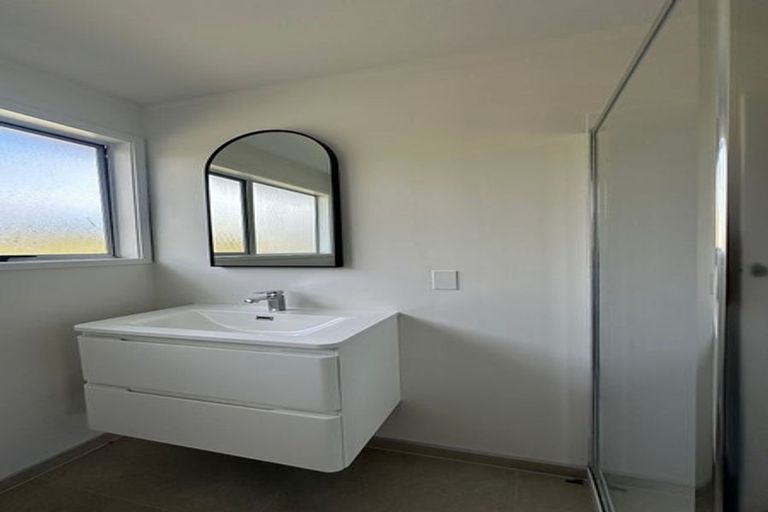 Photo of property in 32 Vandeleur Avenue, Birkdale, Auckland, 0626