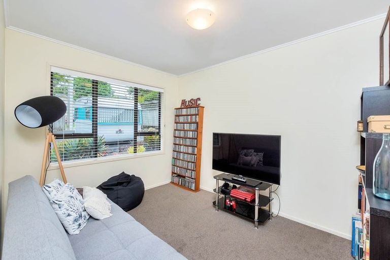 Photo of property in 36b Verbena Road, Birkdale, Auckland, 0626