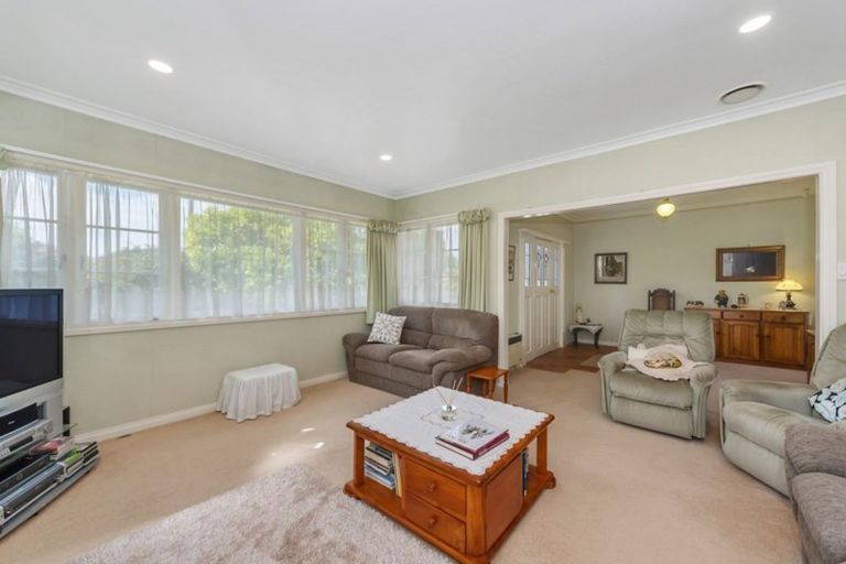 Photo of property in 9 Minchin Crescent, St Andrews, Hamilton, 3200