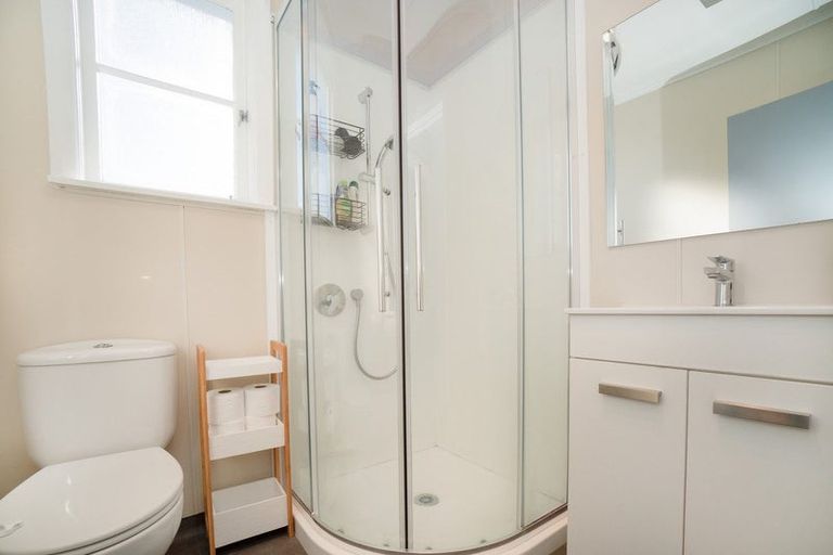 Photo of property in 19 College Street, Awapuni, Palmerston North, 4412