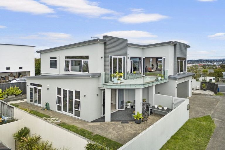 Photo of property in 219 East Coast Road, Campbells Bay, Auckland, 0620
