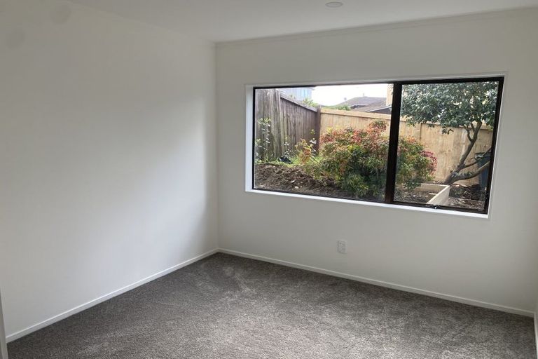 Photo of property in 33a Sunderlands Road, Half Moon Bay, Auckland, 2012