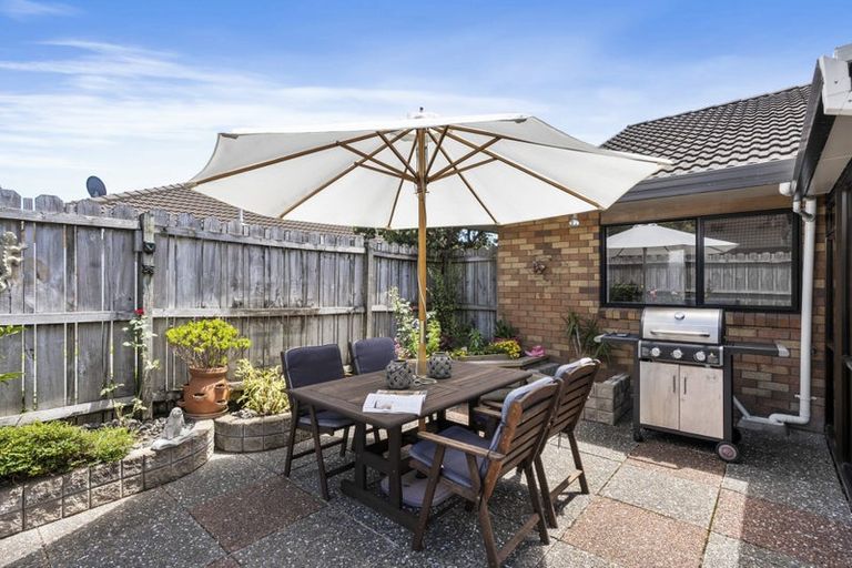 Photo of property in 1/6 Marbeth Court, Botany Downs, Auckland, 2010