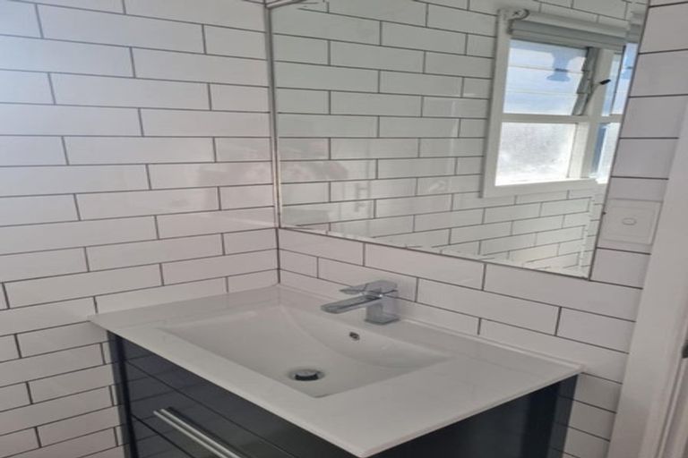 Photo of property in 834a Whangaparaoa Road, Manly, Whangaparaoa, 0930