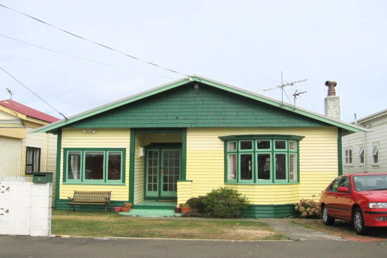Photo of property in 9 Wha Street, Lyall Bay, Wellington, 6022