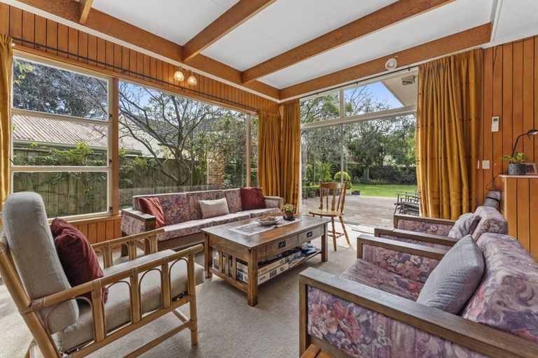 Photo of property in 11 Hughes Avenue, Hokowhitu, Palmerston North, 4410