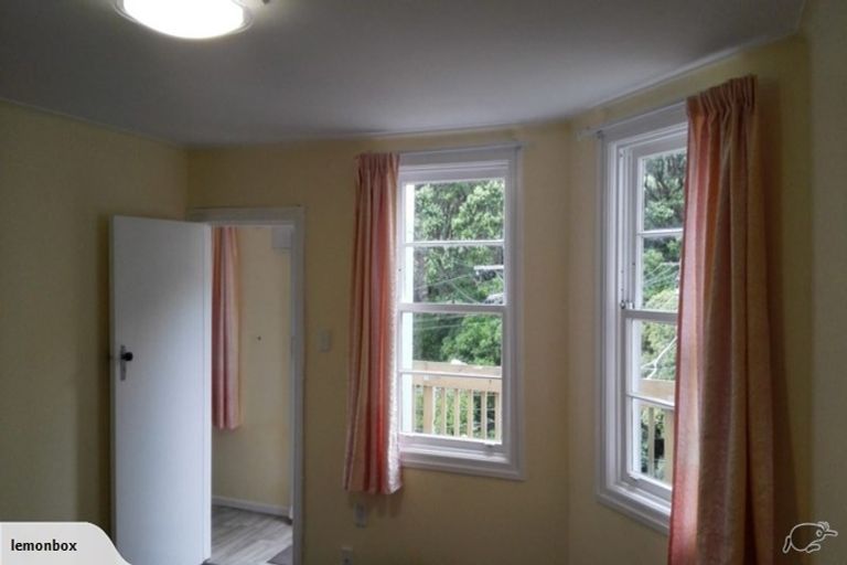 Photo of property in 196 Glenmore Street, Northland, Wellington, 6012