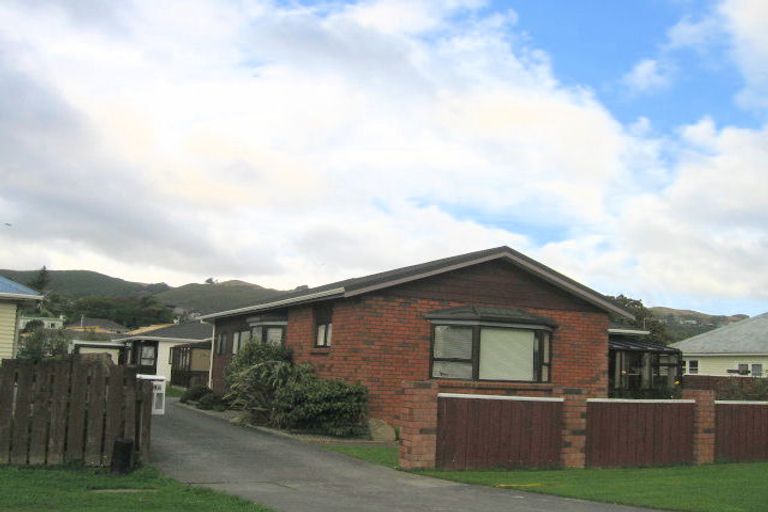 Photo of property in 58 Beauchamp Street, Tawa, Wellington, 5028