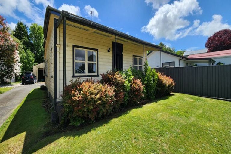 Photo of property in 238 Bridge Street, Eltham, 4322