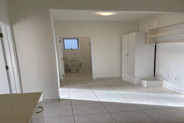 Photo of property in 31 Sequoia Place, Sunnynook, Auckland, 0620