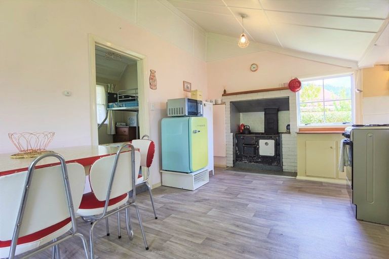 Photo of property in 9 Sale Street, Ross, 7812