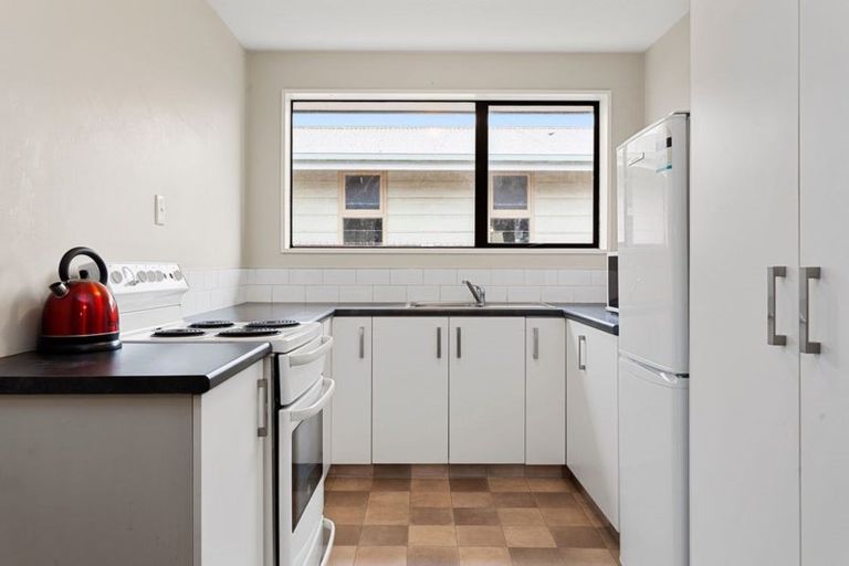 Photo of property in 2/22 Moffett Street, Islington, Christchurch, 8042