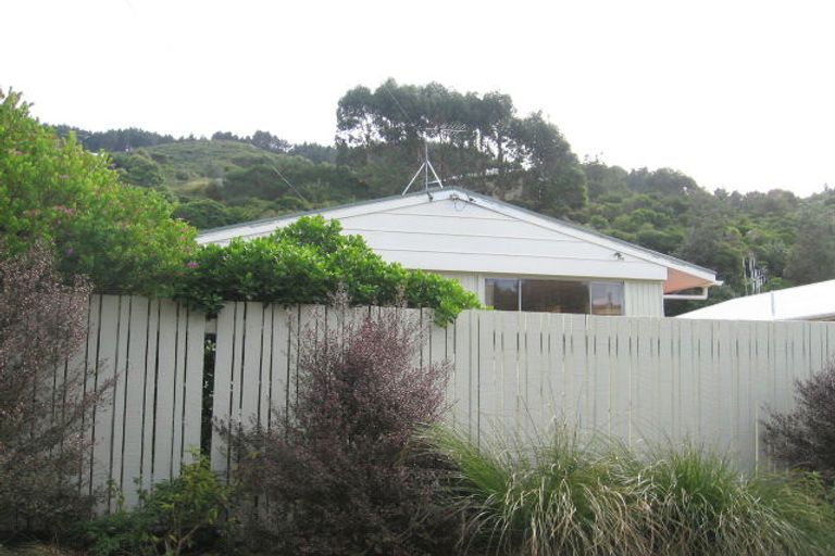 Photo of property in 66 Chester Road, Tawa, Wellington, 5028