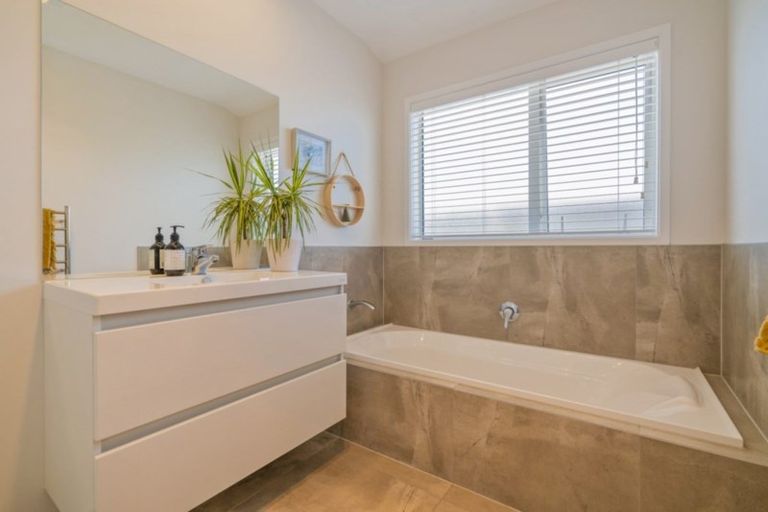 Photo of property in 346 Cook Drive, Whitianga, 3510