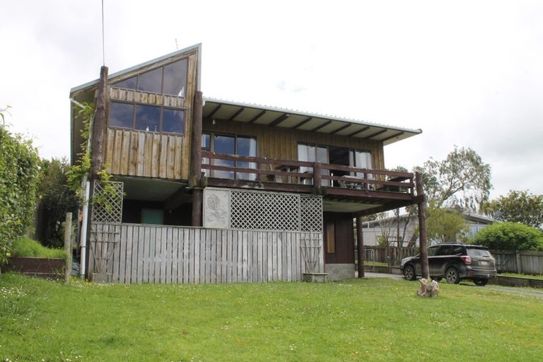 Photo of property in 37 Whaka Street, Maungaturoto, 0520