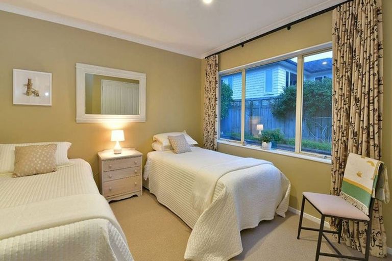 Photo of property in 28 English Oak Drive, Schnapper Rock, Auckland, 0632