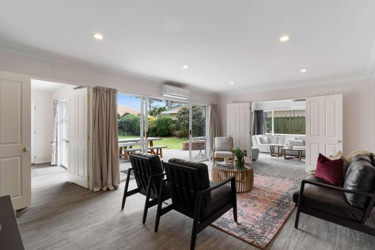 Photo of property in 14 Chippewa Place, Conifer Grove, Takanini, 2112