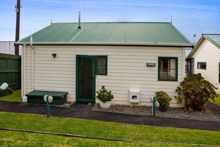 Photo of property in 4/70-76 Whiteley Street, Moturoa, New Plymouth, 4310