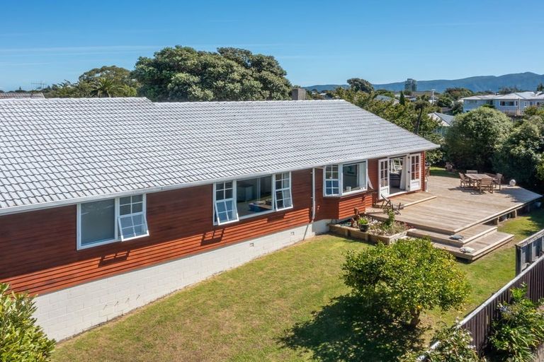 Photo of property in 75 Eatwell Avenue, Paraparaumu Beach, Paraparaumu, 5032