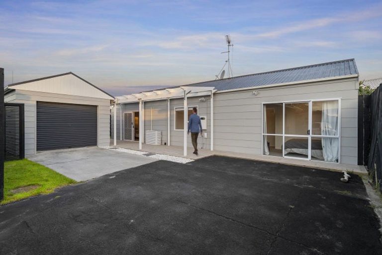 Photo of property in 8 Mardi Place, Mount Maunganui, 3116