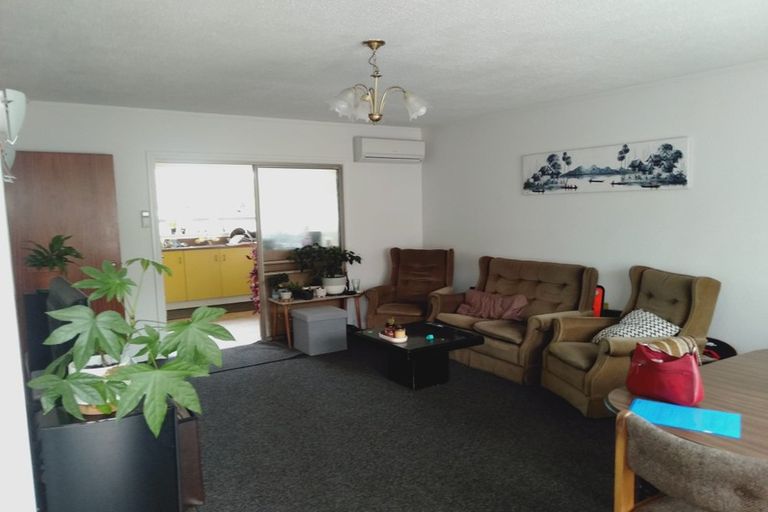 Photo of property in 2/39 Waimairi Road, Upper Riccarton, Christchurch, 8041