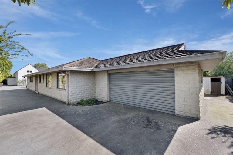 Photo of property in 274 Memorial Avenue, Burnside, Christchurch, 8053