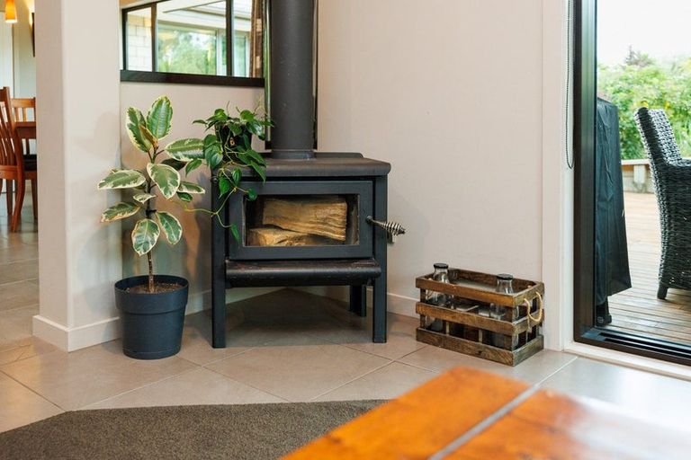 Photo of property in 54 Henaghans Road, Kelvin Grove, Palmerston North, 4470