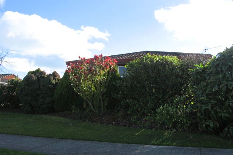 Photo of property in 104 John F Kennedy Drive, Milson, Palmerston North, 4414
