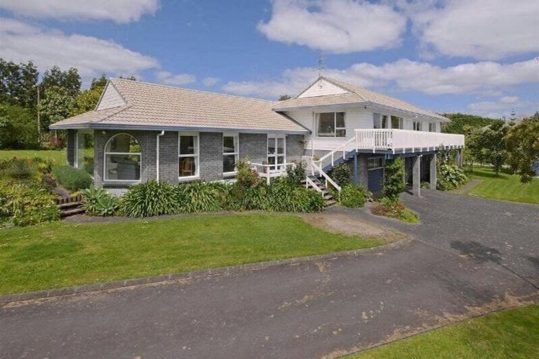 Photo of property in 211 Waihoehoe Road, Drury, 2577