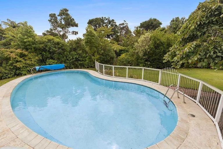 Photo of property in 42 Wai-iti Crescent, Woburn, Lower Hutt, 5010