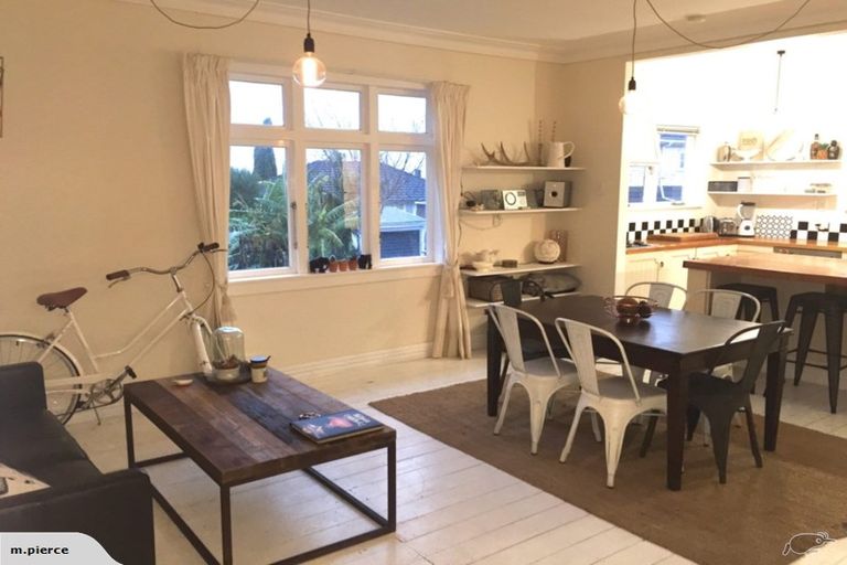 Photo of property in 1/194 Waimumu Road, Massey, Auckland, 0614