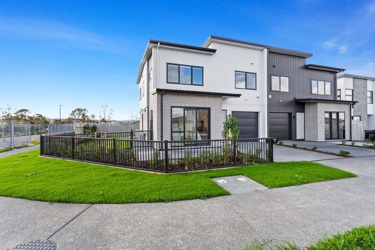 Photo of property in 16 Riria Crescent, Takanini, 2112