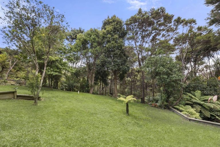 Photo of property in 19 Te Araroa Drive, Paremoremo, Auckland, 0632