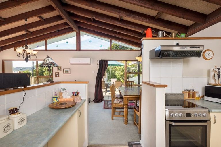 Photo of property in 7 Angle Street, Picton, 7220