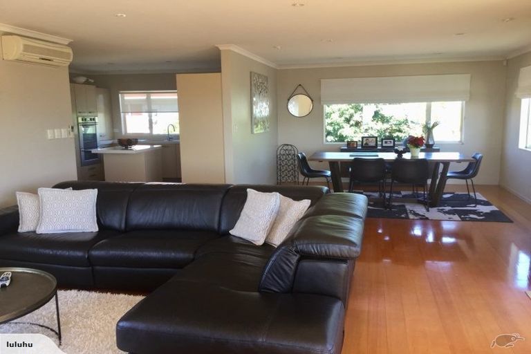 Photo of property in 2/35 Kowhai Road, Mairangi Bay, Auckland, 0630