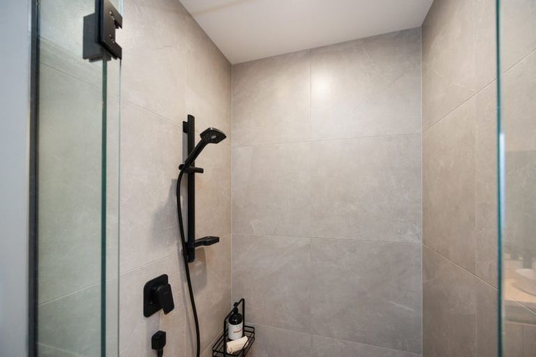 Photo of property in 4 Sardinia Grove, Fitzherbert, Palmerston North, 4410