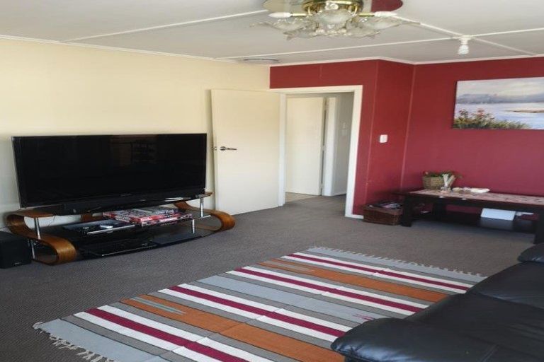 Photo of property in 15 Catherine Crescent, Paparangi, Wellington, 6037