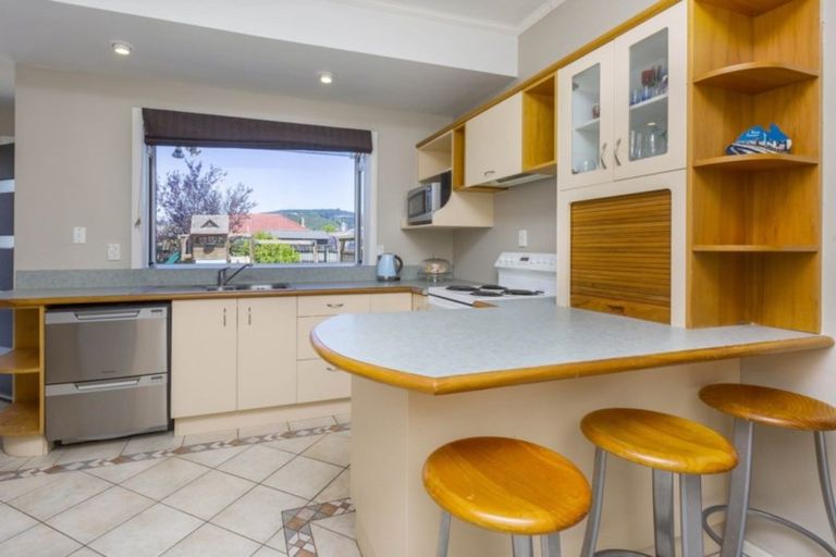 Photo of property in 43 Golders Road, Elderslea, Upper Hutt, 5018