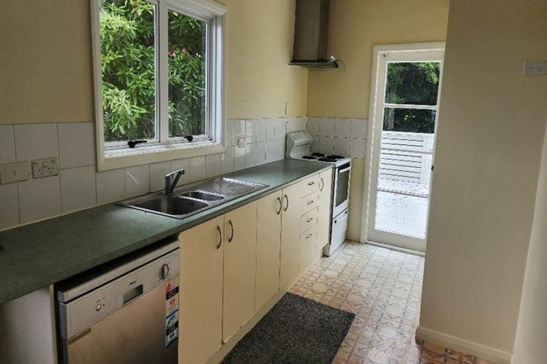 Photo of property in 1/27 Elliott Avenue, Bayview, Auckland, 0629