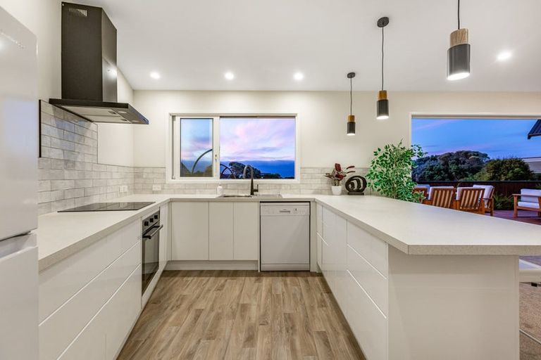 Photo of property in 67 Renown Road, Raumati South, Paraparaumu, 5032