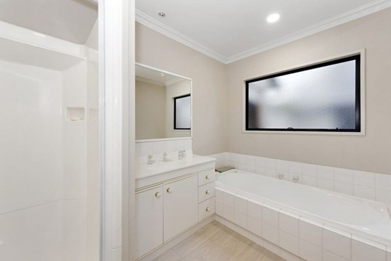 Photo of property in 4 The Avenue, Harrowfield, Hamilton, 3210