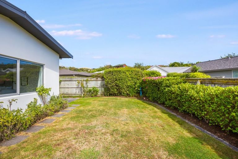 Photo of property in 52 Resolution Drive, Whitby, Porirua, 5024